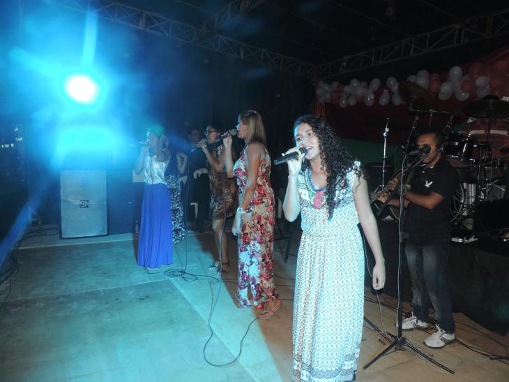 Grupos locais como o "Água Viva" também tiveram seu momento.