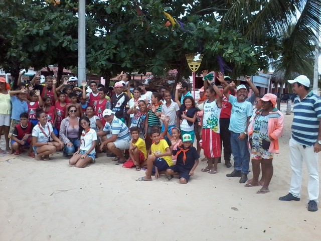 Mutirão reuniu cerca de 100 pessoas.