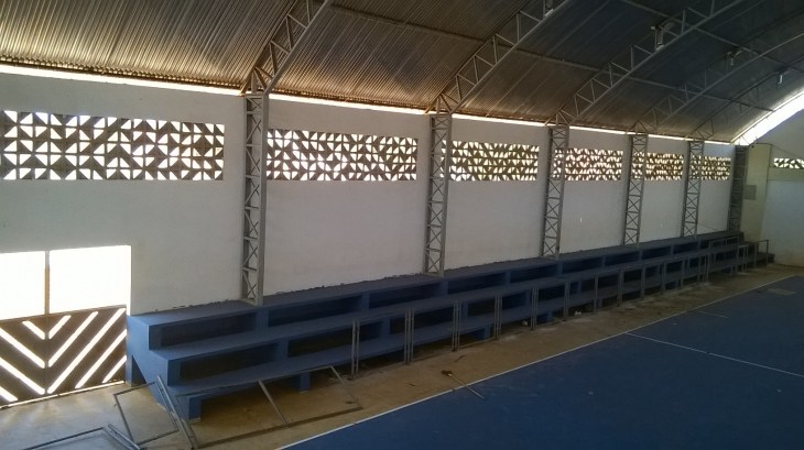 Arquibancada quase pronta.