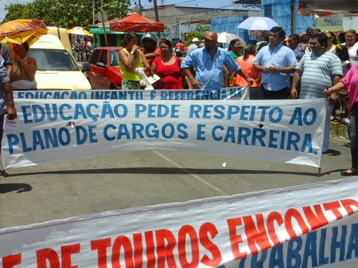 Protesto nas ruas de Touros