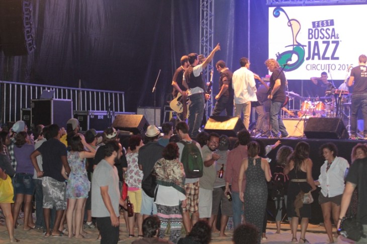 Teve pedido de bis para algumas atrações (Foto: Rogério Correia)