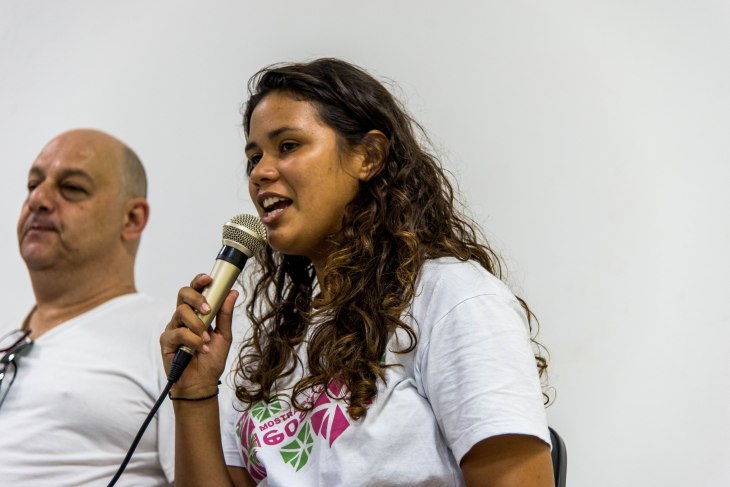 Rozângela no debate.jpg