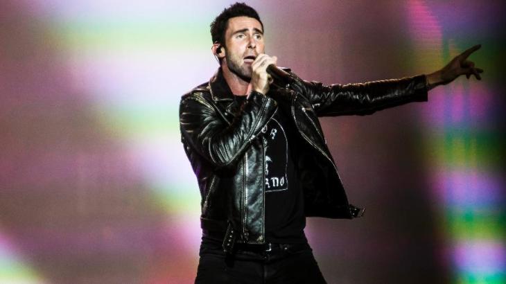 maroon-5-substitui-lady-gaga-e-encerra-primeira-noite-do-rock-in-rio-2017-1505537505100_v2_900x506