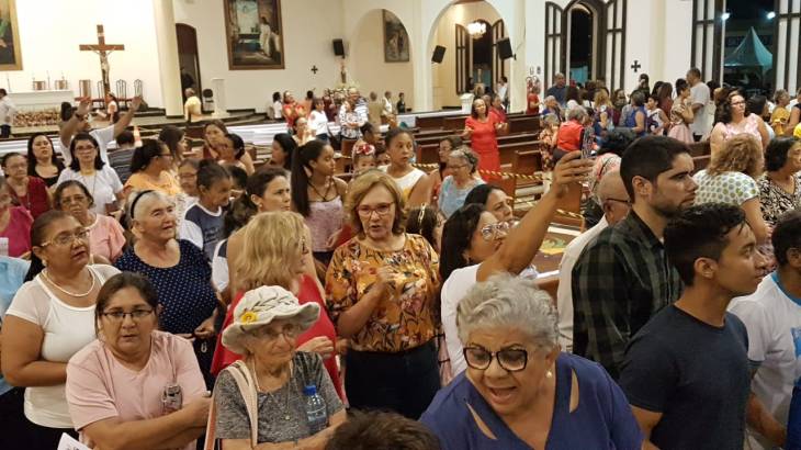 Zenaide Maia na missa de Corpus Christi